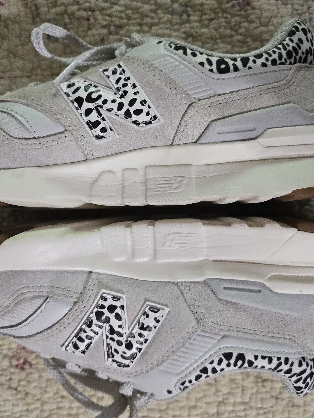 New Balance 997H Gray Animal Print Sneakers Women’s 7.5